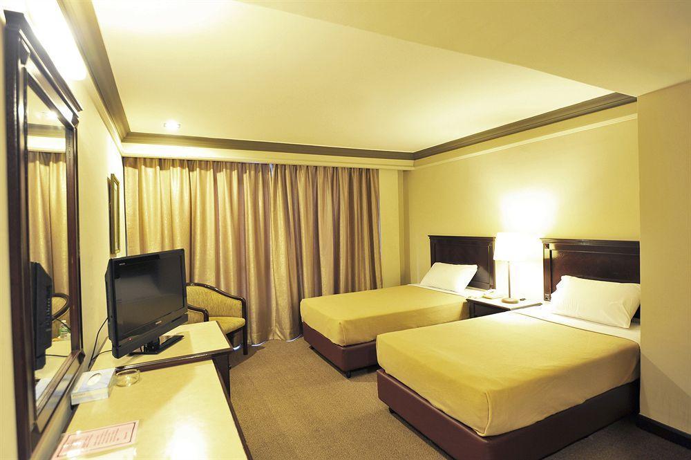 Hotel Mimosa Malacca Esterno foto