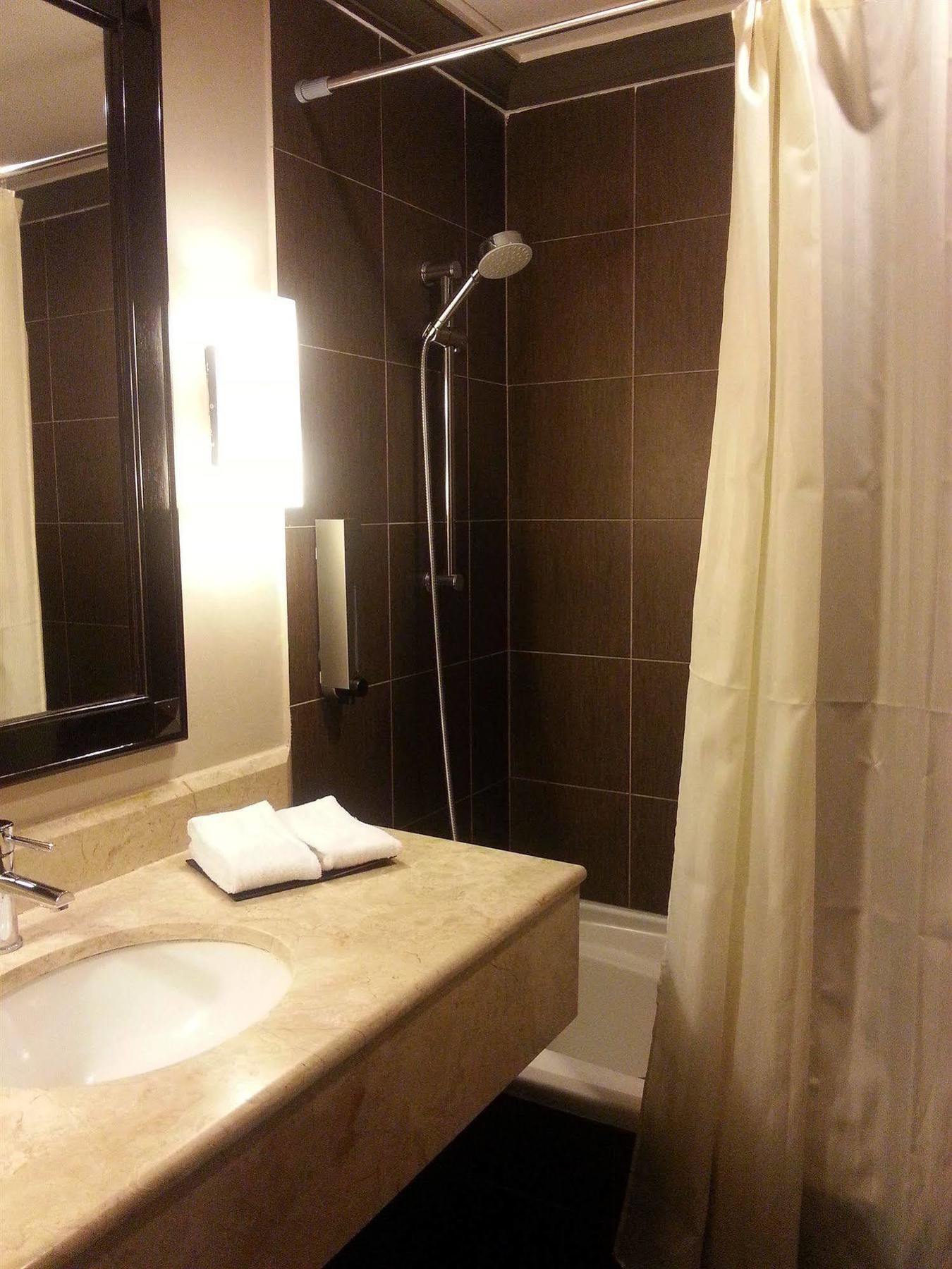 Hotel Mimosa Malacca Esterno foto