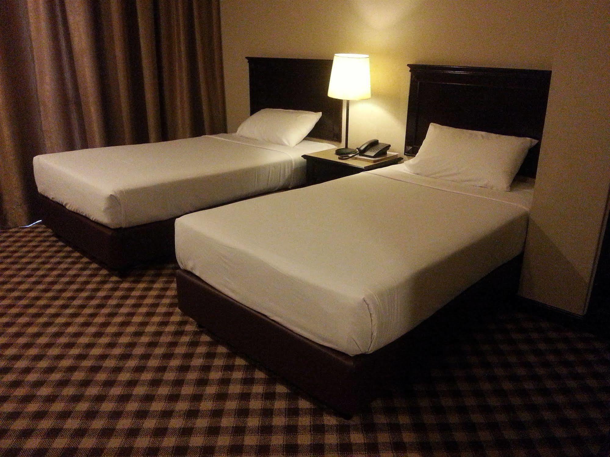 Hotel Mimosa Malacca Esterno foto