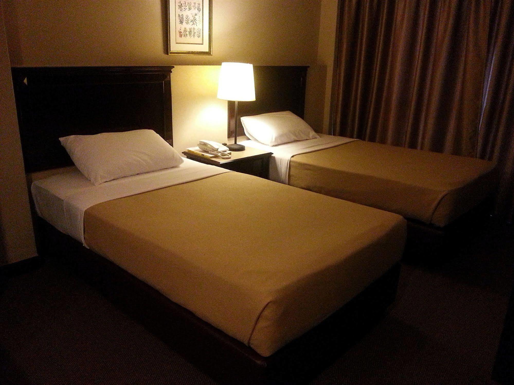 Hotel Mimosa Malacca Esterno foto