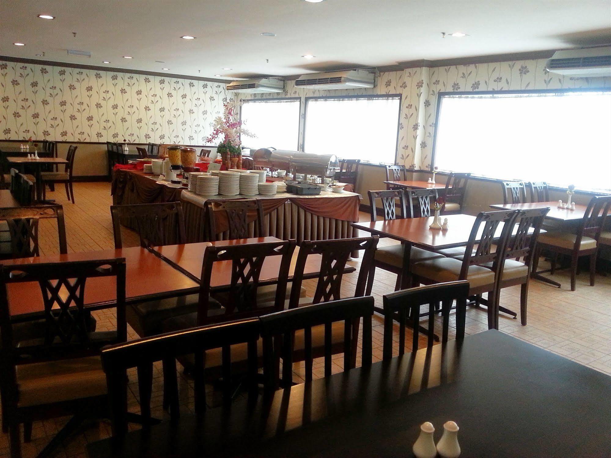 Hotel Mimosa Malacca Esterno foto