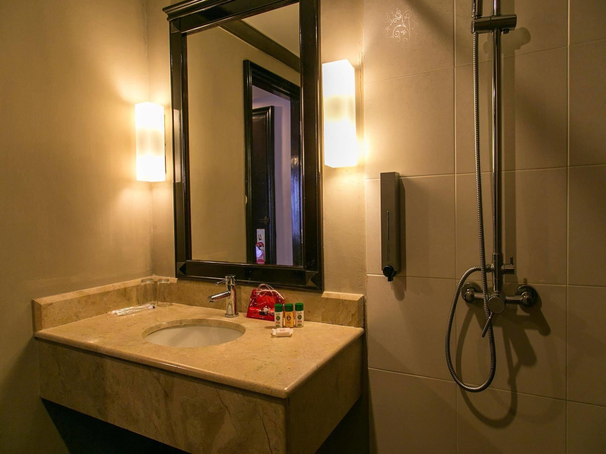 Hotel Mimosa Malacca Esterno foto