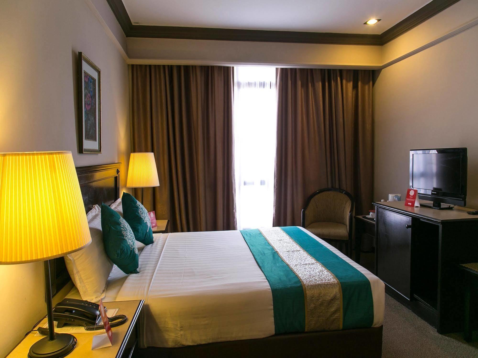 Hotel Mimosa Malacca Esterno foto